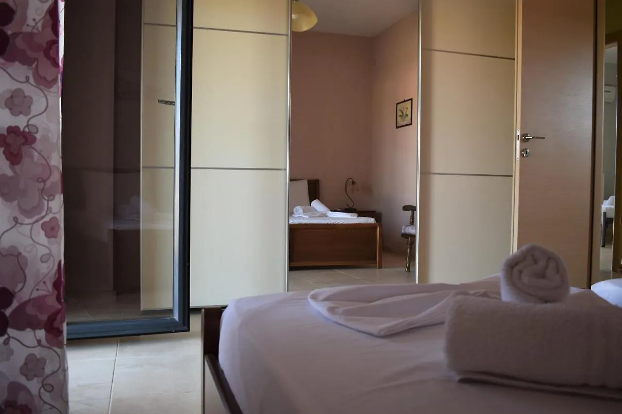 別荘 Néa Fókaia Vacation Family House With Gardenヴィラ ギリシャ